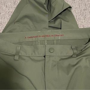 NWOT Rhone Commuter Jogger in Olivine